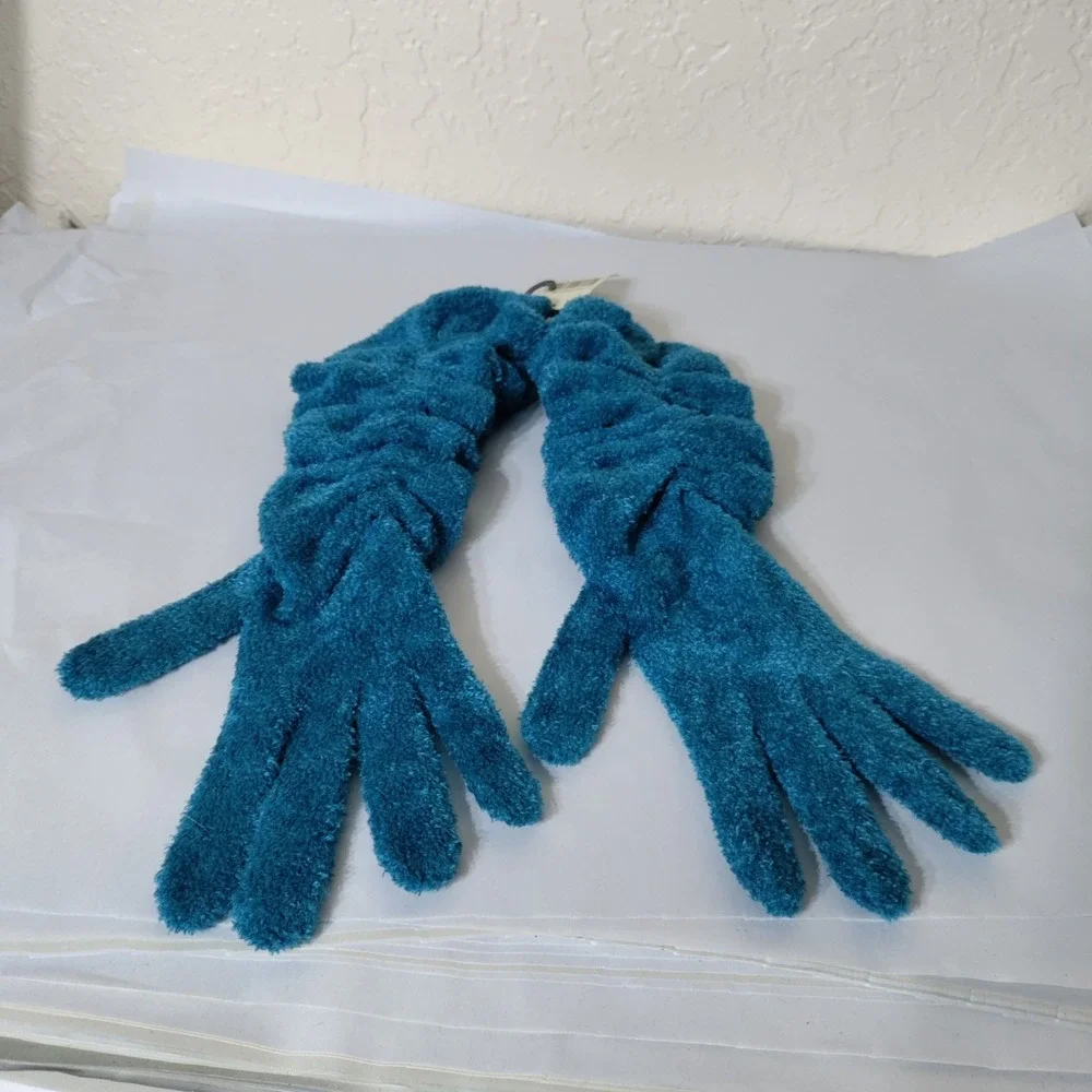 Collection Eighteen Teel Scrunch Gloves